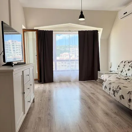 Апартаменти видовые 2-комнатное в комплексе Varna South Bay Аспарухово